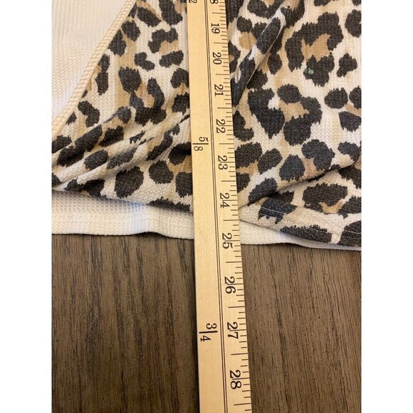 Hopely Women's V-Neck Shirt Leopard Print Knot Front Detail Short Sleeve Top - Picture 7 of 8